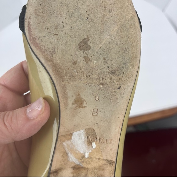 Kate Spade tan pointed toe flat w/black bow accents-Woman’s 6 - Picture 7 of 15